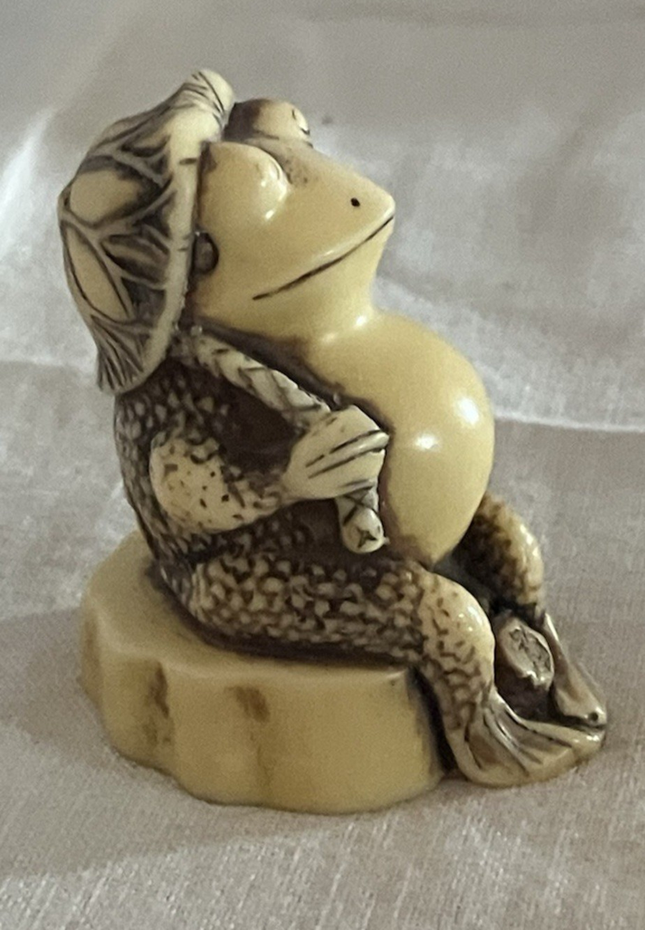 Miniature Resin Frog Figurine 2 Inch Hand Painted Collectible Home Decor